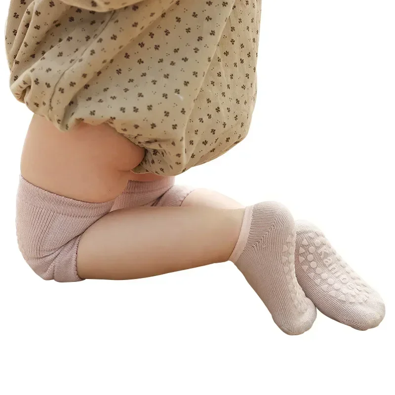 Zestaw skarpetek z ochraniacza – Baby Knee Pad Crawling recenzja i cena